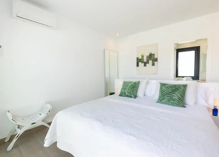 Sea Breeze Lapa And Claca Villa