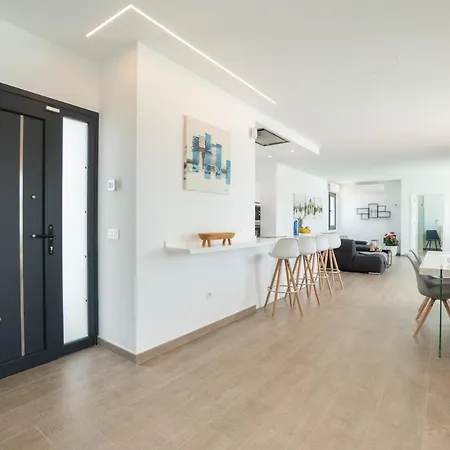 Sea Breeze Lapa And Claca Playa Blanca