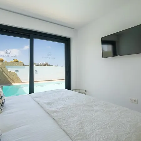 Villa Sea Breeze Lapa And Claca *