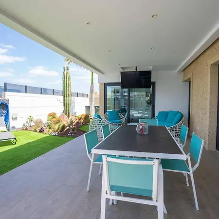 Sea Breeze Lapa And Claca Villa