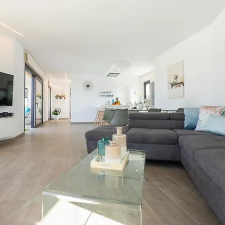 Sea Breeze Lapa And Claca Playa Blanca