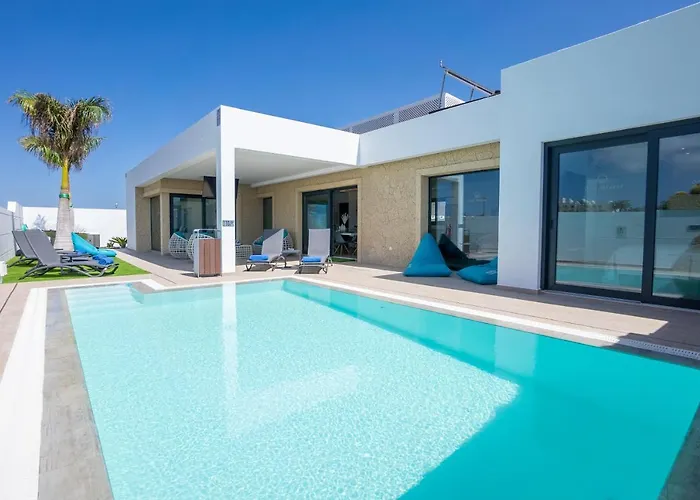 Sea Breeze Lapa And Claca Villa *