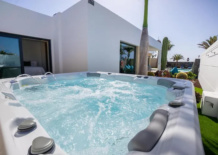 Sea Breeze Lapa And Claca Villa *